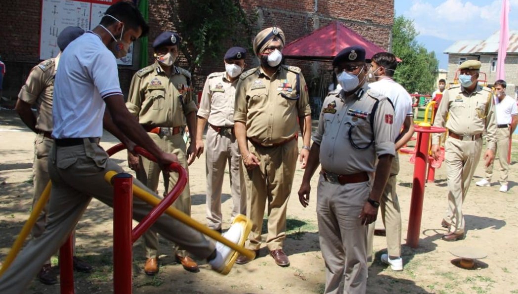DGP visits Udhampur, Kishtwar, Ramban, Chairs officers meetings, Reviews Security scenario, law & order, crime disposal 