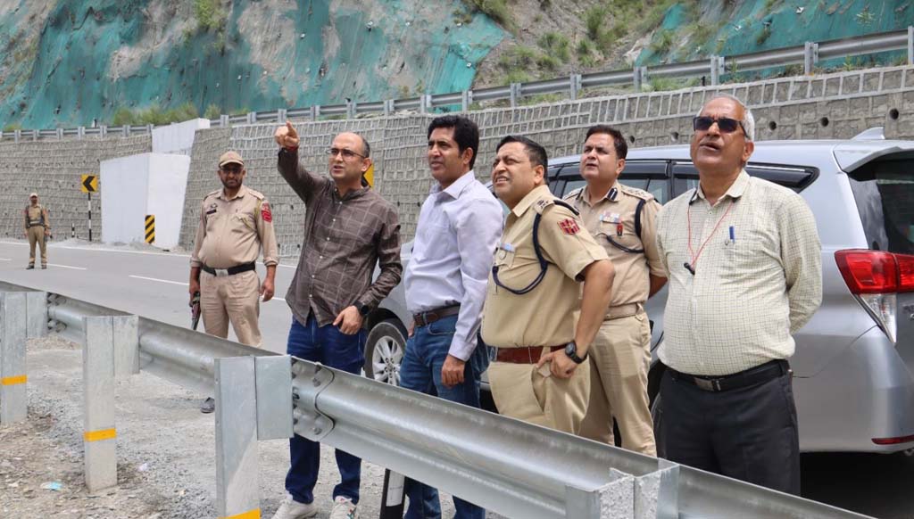 Secretary reviews upgradation, maintenance work on NH-44 in view of SANJY-2024