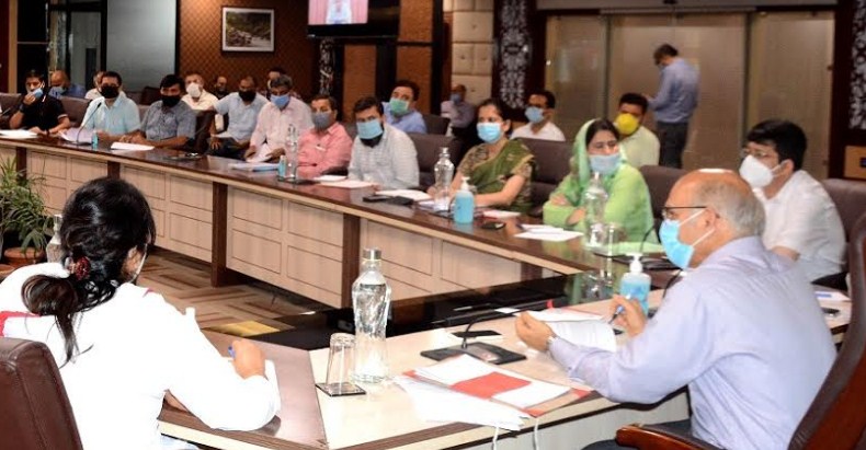Advisor Sharma meets Business Community in Jammu,  assures relief and revival of business sector in J&K
