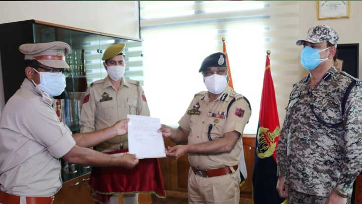 J&K DGP rewards 3 CRPF personnel for saving life of woman in Srinagar