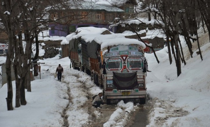 Night Temp Falls Across Kashmir Valley, Gulmarg Shivers Minus 11.2°C