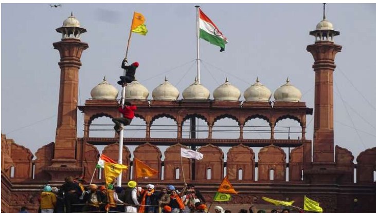 Delhi's Capitol Hill-like moment as protesting farmers go on rampage, lay siege on Red Fort