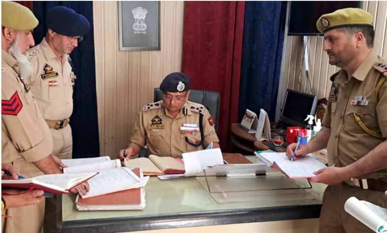 DIG JSK Range conducts surprise inspection of PS Bakshi Nagar