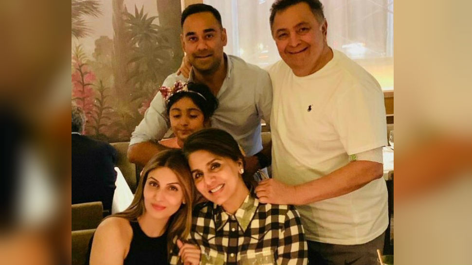 Rishi Kapoor, daughter Riddhima celebrate Neetu Kapoor's birthday in New York