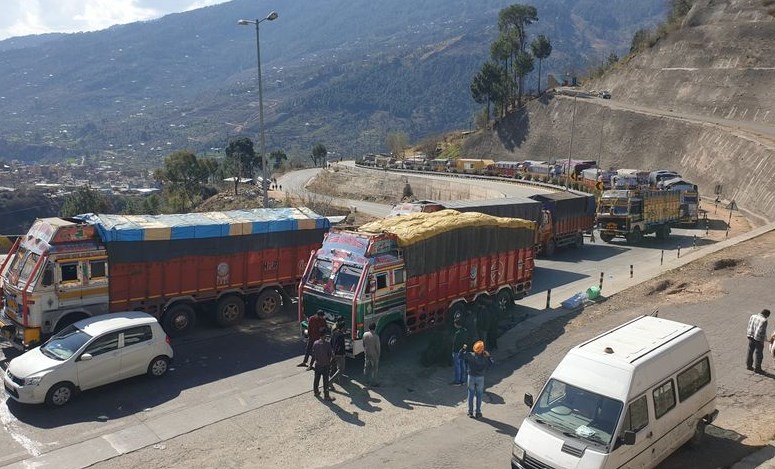 Traffic movement on Jammu-Srinagar highway restored