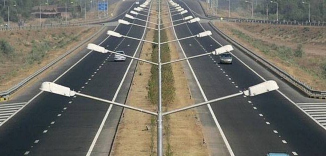 Div Com Jammu reviews progress on Ring Road project