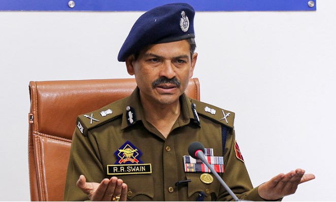 3 terrorists involved in  attack on policeman arrested from Srinagar: J&K DGP R R Swain