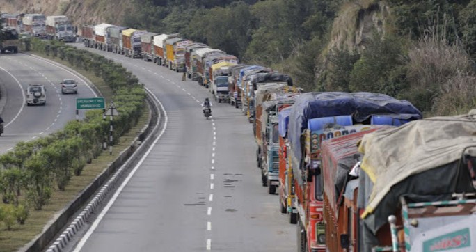 Srinagar-Jammu highway closed for maintenance, Leh, Mughal roads shut