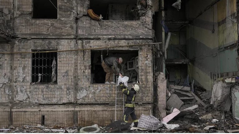 Russian forces bomb art school in Mariupol housing 400 refugees: City council