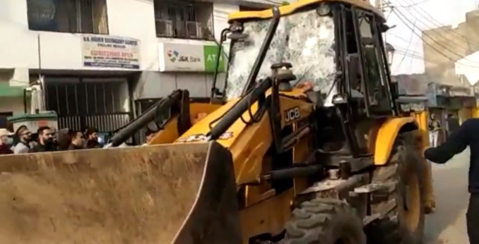 Driver injured, two vehicles damaged in attack during anti-encroachment drive in Sunjwan Jammu