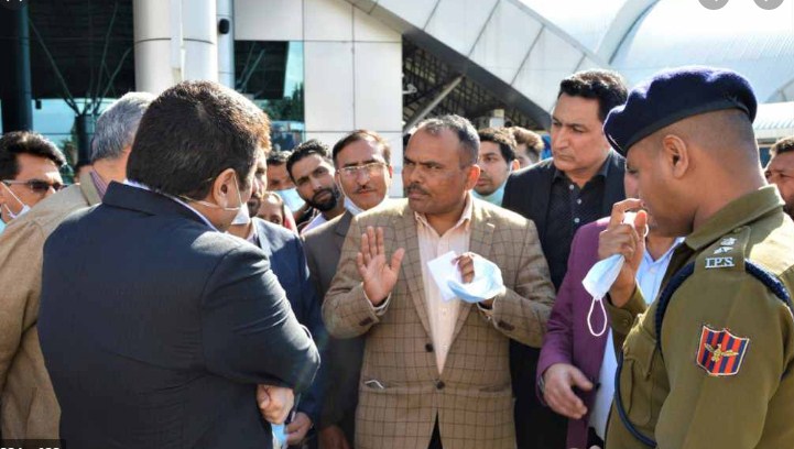 Div Com directs DCs to submit Roshni Act, 2001 details on war footing