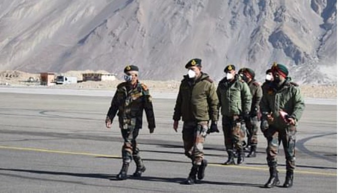 Army Chief Gen Naravane visits eastern Ladakh and Siachen