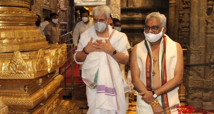 J&K Lt. Governor worships at Tirupati Lord Balaji shrine