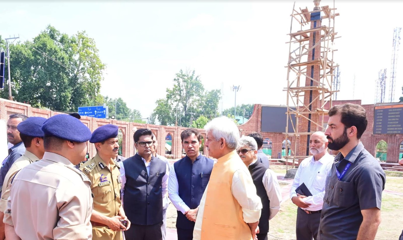 Lt Governor inspects progress of Balidan Stambh at Srinagar