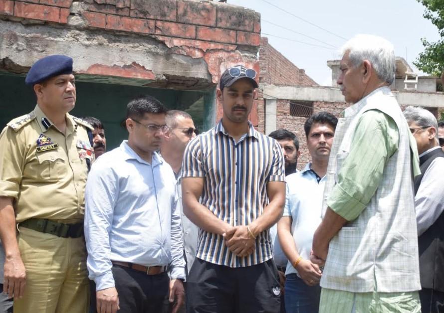 I salute the people of Poonch;Their courage provided moral strength to our brave Soldiers: LG Manoj Sinha