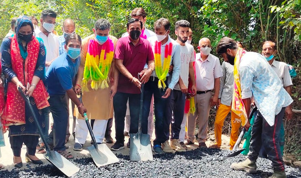 Jugal Kishore MP kick started Construction Work of Road from Churta to Shadali