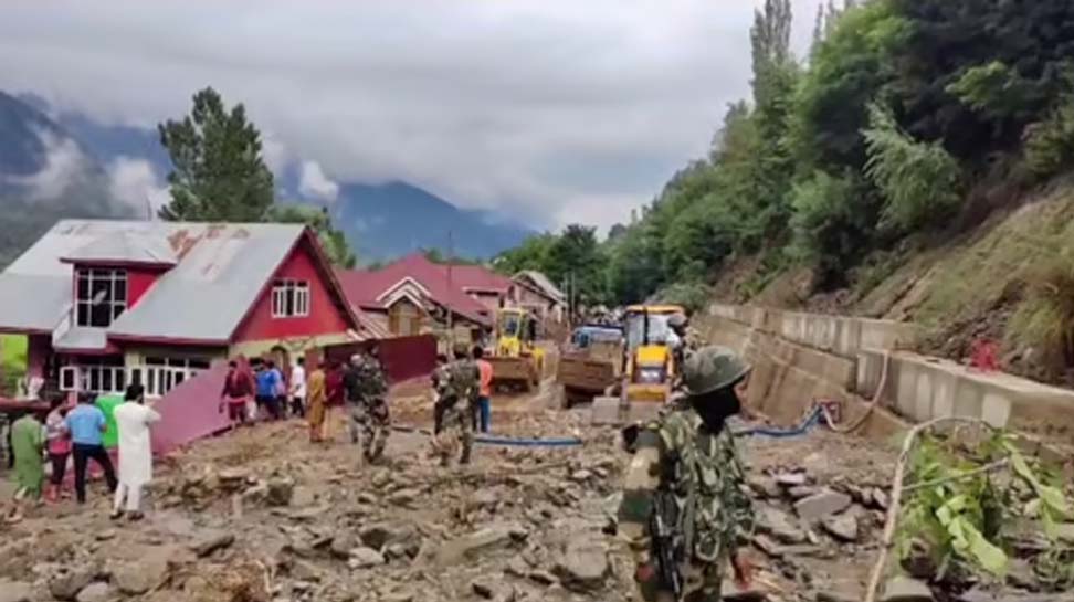 J-K: Cloudburst triggers flash floods in Ganderbal, Srinagar-Leh Highway closed