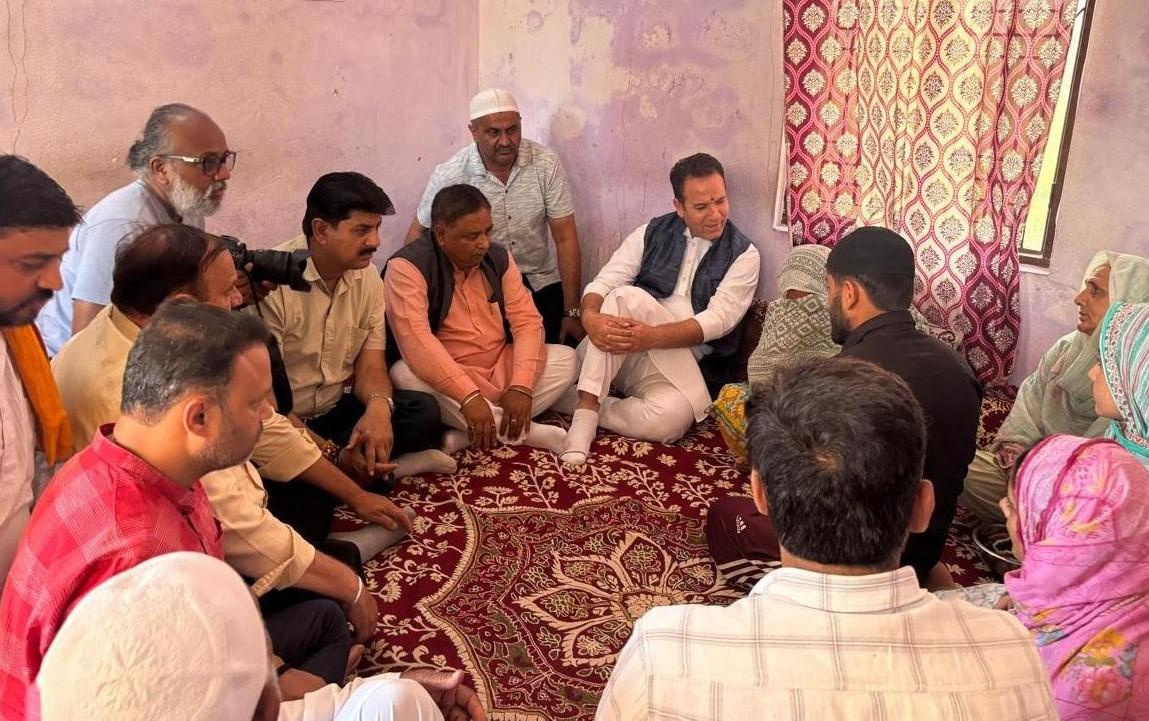 BJP leaders visit families of martyred, express solidarity and condolences