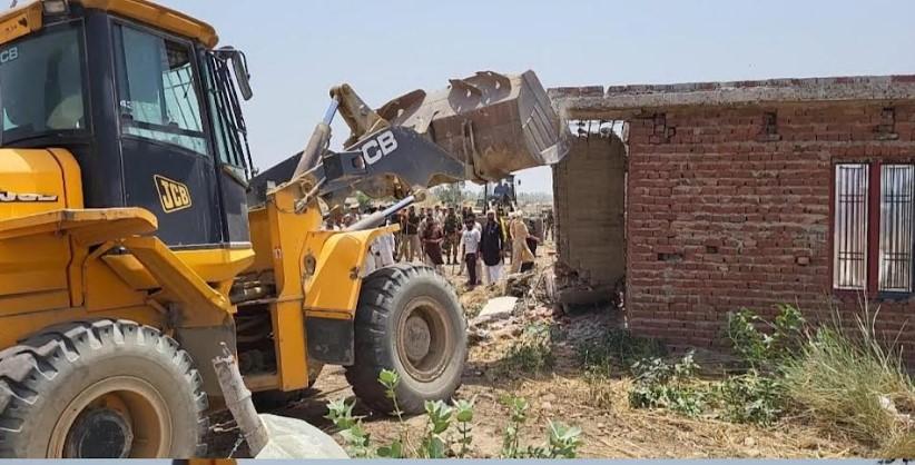 Kathua Admin conducts massive anti -encroachment drive in Hiranagar