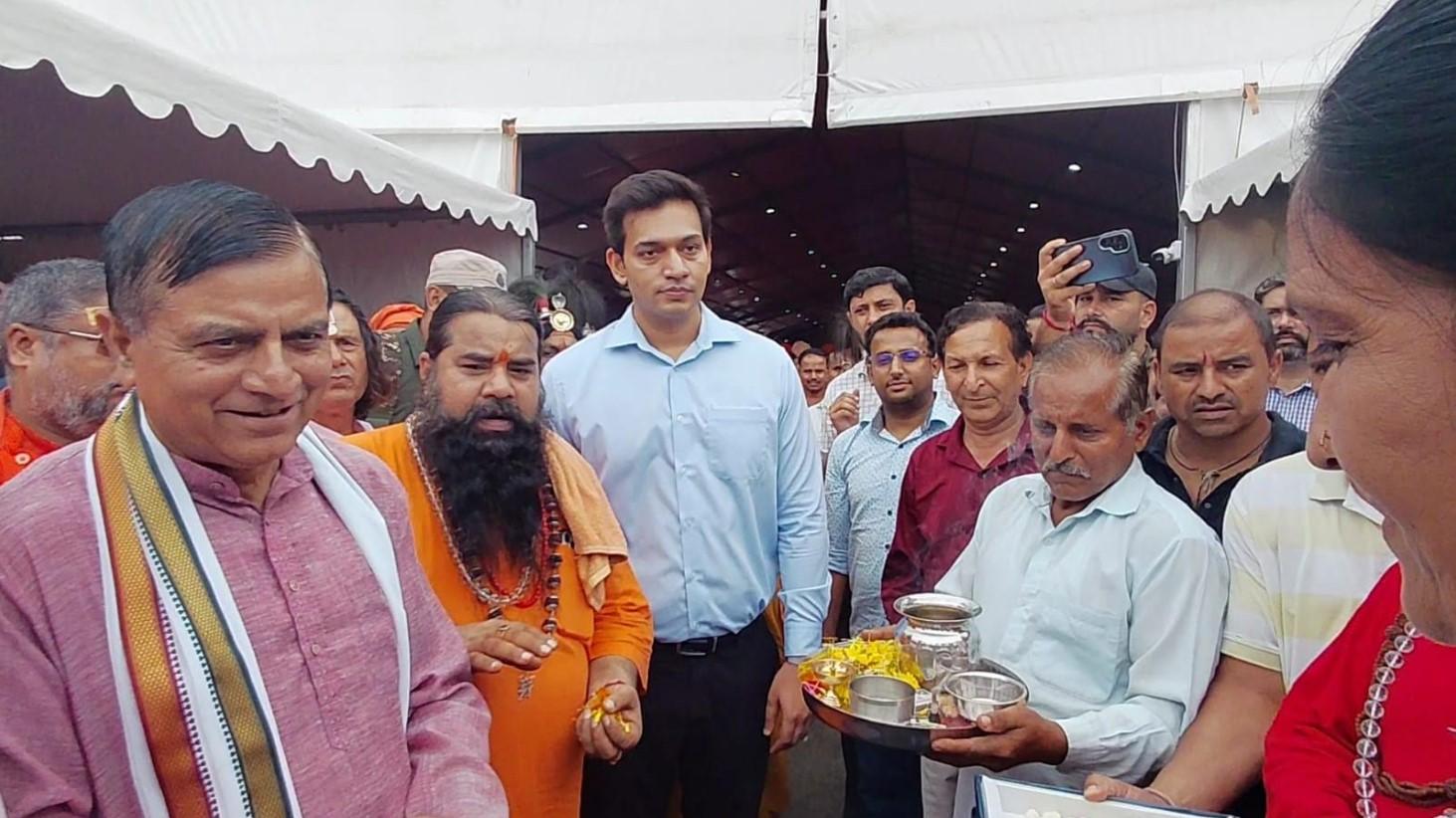 Kathua Administration welcomes first Batch of Amarnath Yatris at Lakhanpur