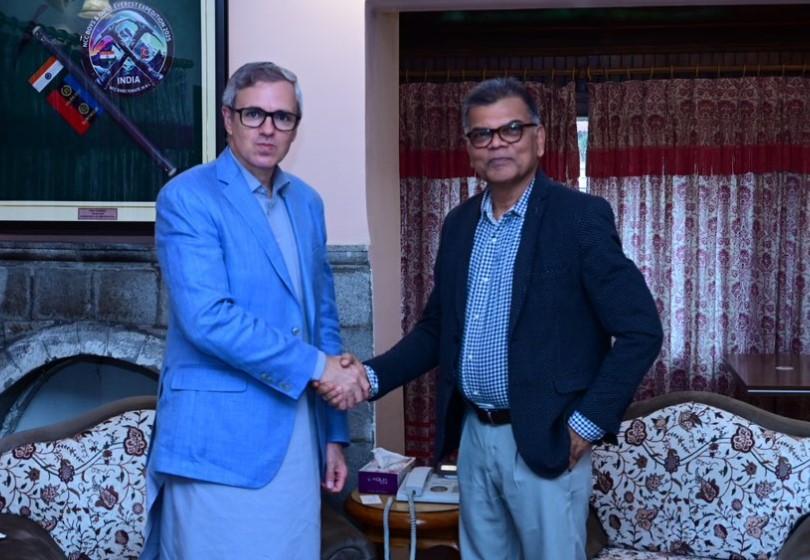 Executive Director AIIMS, Awantipora calls on CM Omar