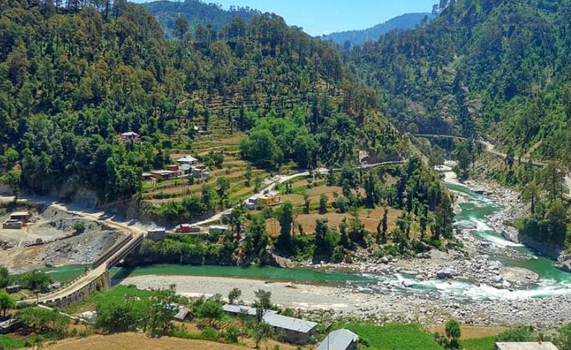 Traffic restrictions imposed on Bani-Basohli road