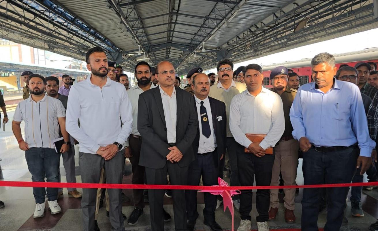 Escalator inaugurated at Katra Railway Station to enhance passenger convenience