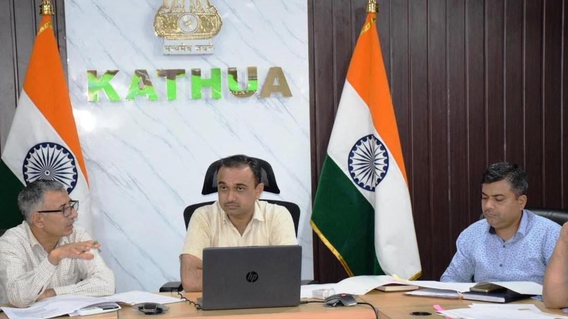 Div Com Jammu visits Kathua: Reviews progress of key projects, NMJKA; SANJY-2026 arrangements