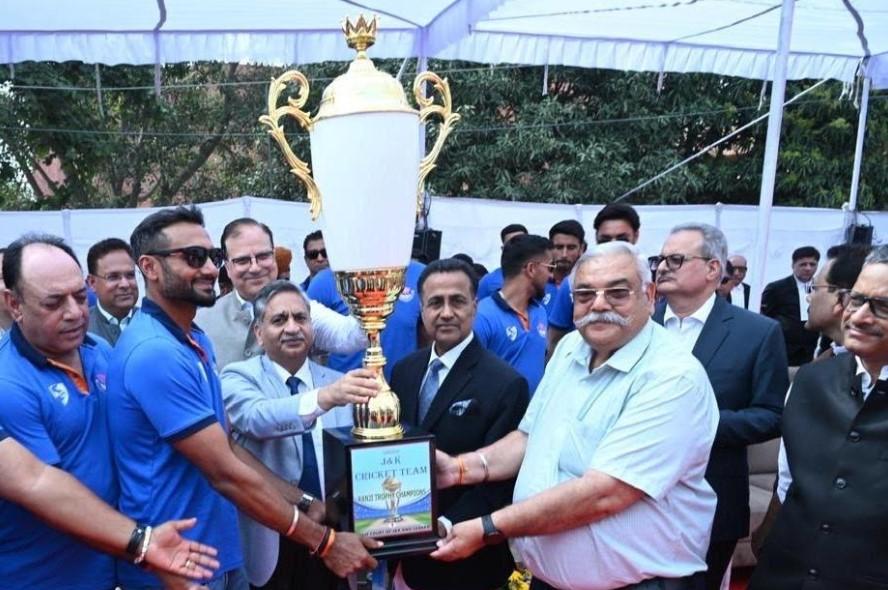 High Court of Jammu & Kashmir, Ladakh felicitates J&K Ranji Trophy team