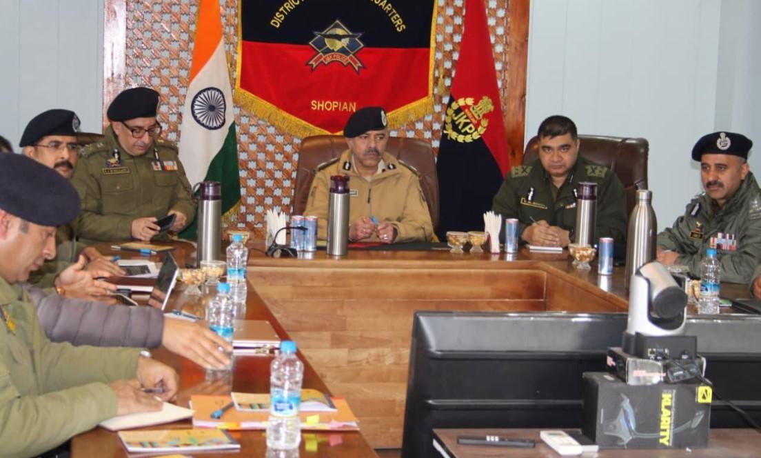 Ahead of Republic Day, J-K DGP reviews security scenario at Shopian, Pulwama
