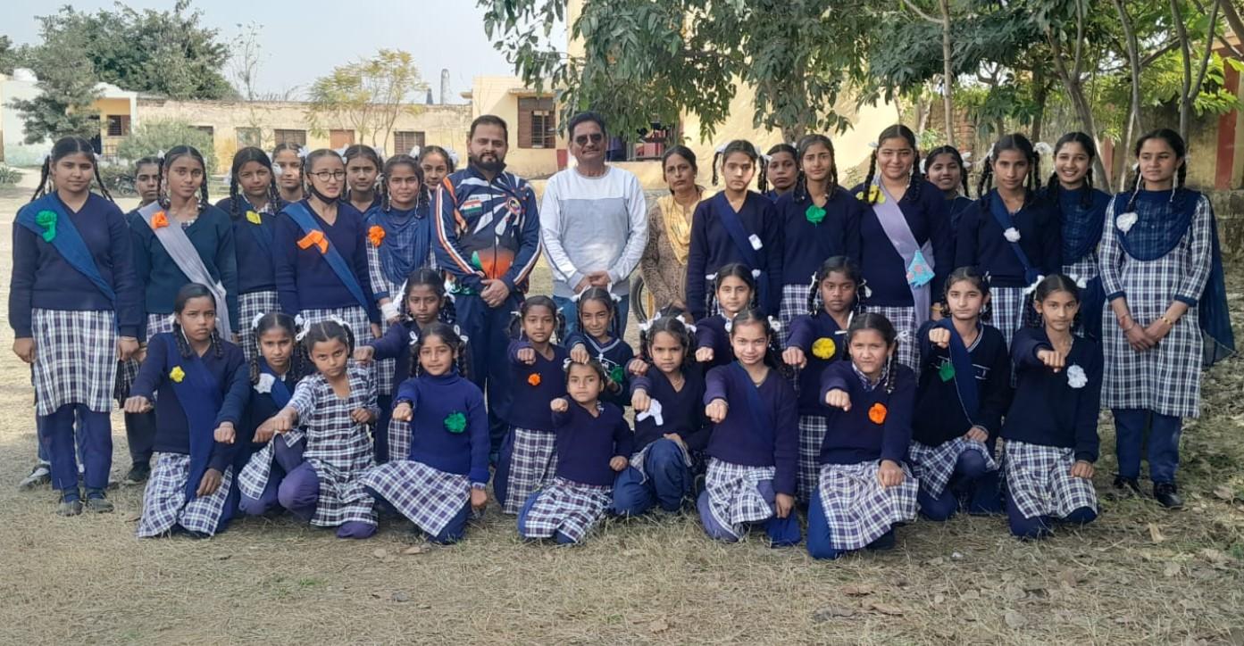 Tarun Sharma Launches Free Karate Training for Girls under "Nat Manch" Banner to Empower Women with Self-Defense Skills