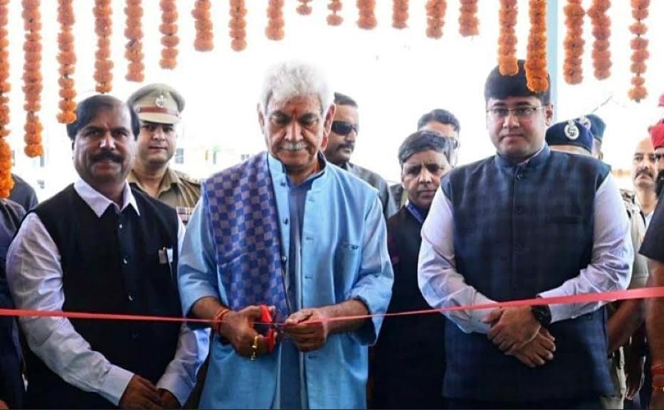 Lieutenant Governor inaugurates Administrative Block and Amphitheatre at Central University of Kashmir