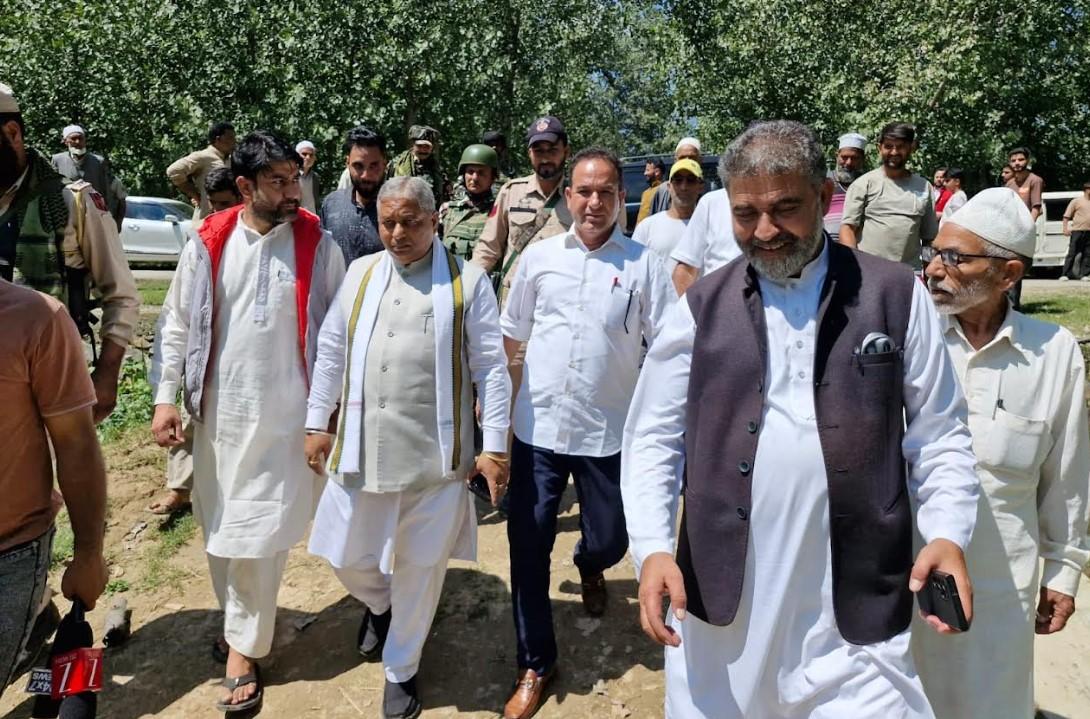Sat Sharma, Sunil Sharma visited flood-hit areas in Pulwama, assure relief and rehabilitation