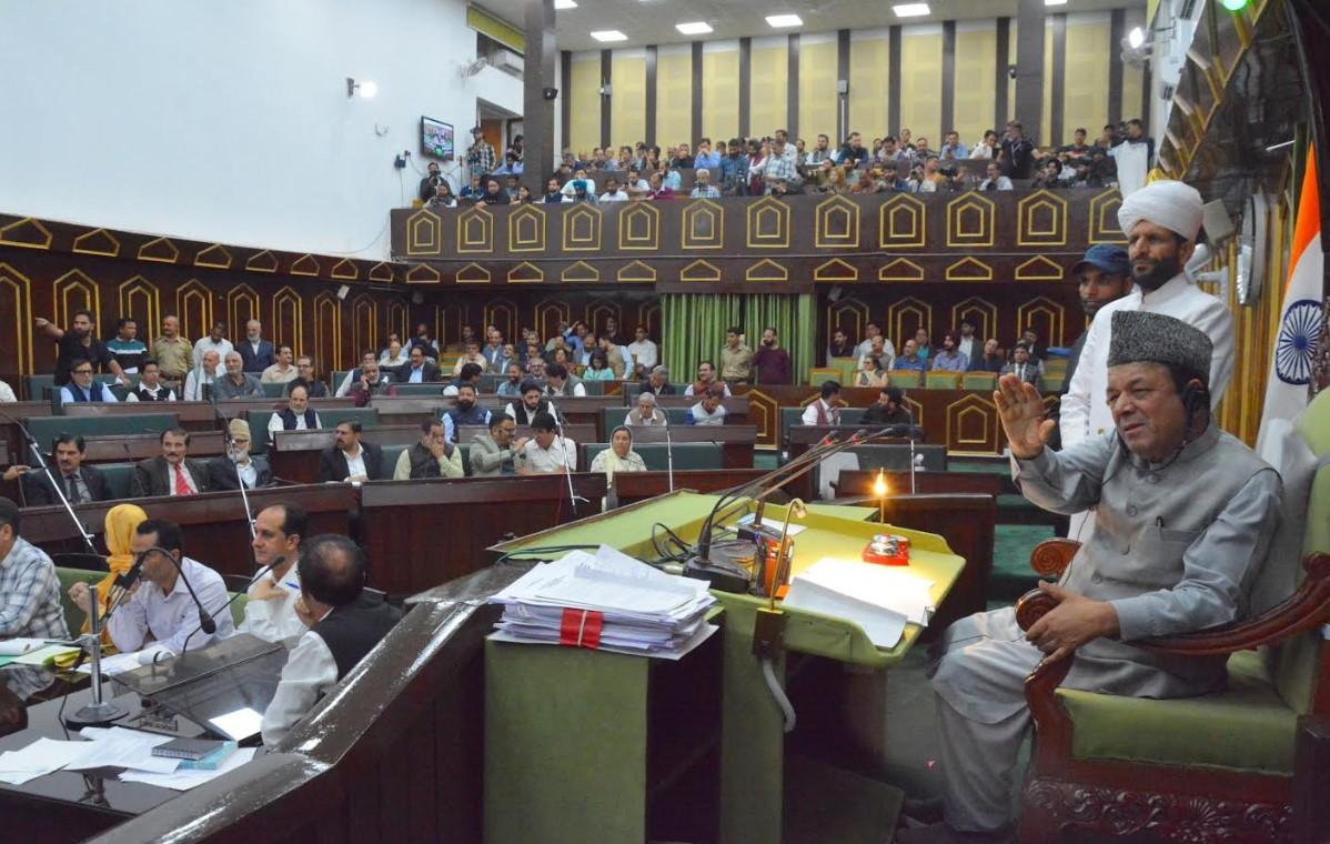 Speaker urges responsible conduct among members without resorting to rhetoric