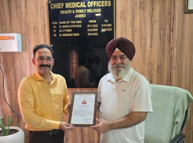 CMO Jammu honoured with OPS SINDOOR COMMANDANT COMMENDATION Roll by 101 Bn. BSF