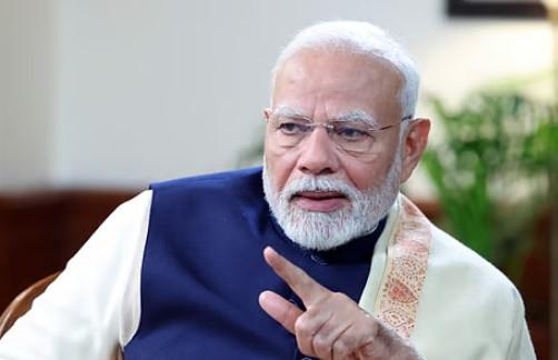 Modi says right time to invest in Indian shipping sector; meets global CEOs