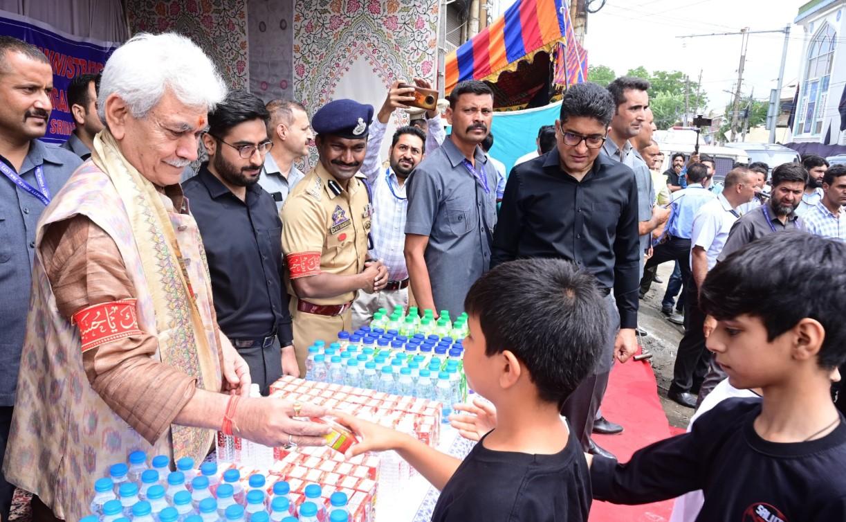 LG Manoj Sinha Joins 10th Muharram Procession in Srinagar