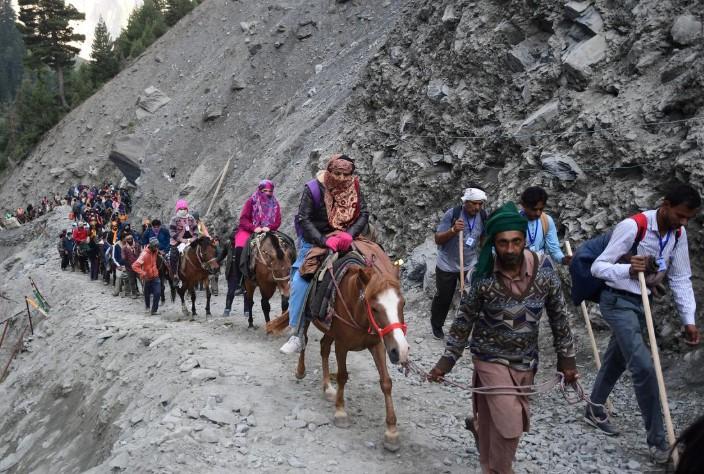 Over 2.34 lakh perform Amarnath Yatra, another batch of pilgrims leaves for Kashmir