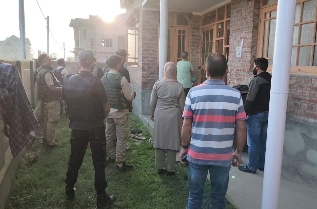 Terror crime case: J&K police's Counter Intelligence Wing conducts raids across Valley