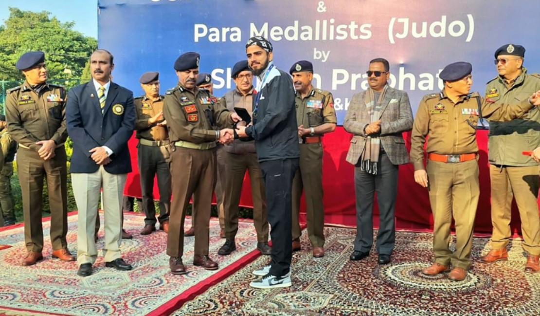 DGP Prabhat, other officers felicitate deaf cricket team, Para Judo medallists