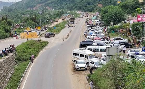Traffic restored on Jammu-Srinagar national highway