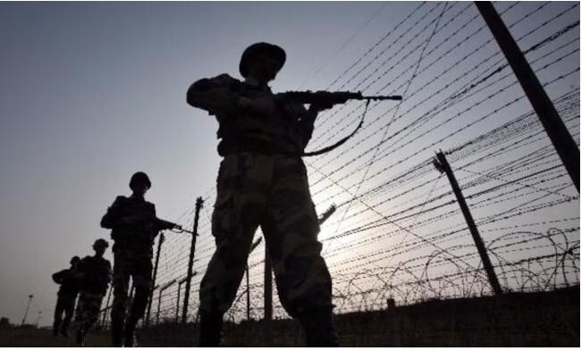 Pakistani troops violate ceasefire for 8th night, residents near LoC begin readying bunkers