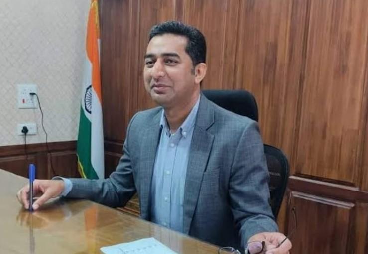 LG Sinha assigns Dr Shahid Iqbal Choudhary additional charge as Civil Aviation Commissioner