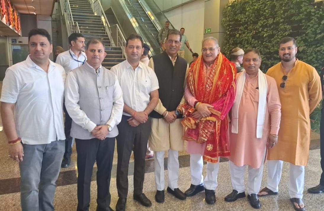 Kavinder Gupta gets warm welcome on his arrival in Jammu as New Ladakh LG