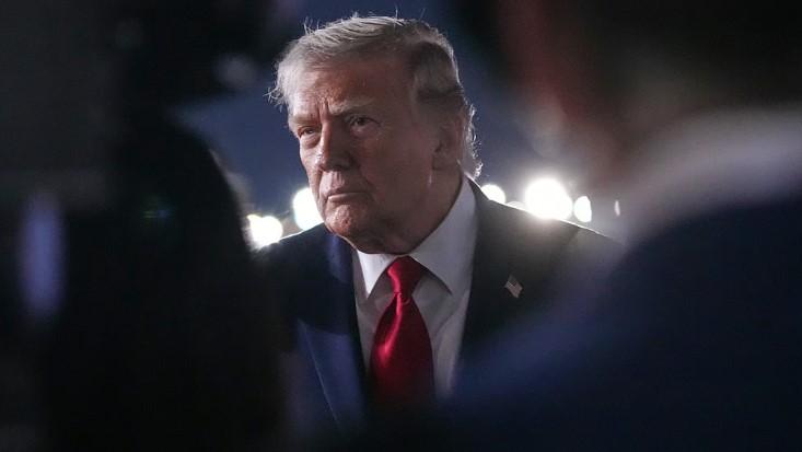 Trump says pilots are fine after US helicopter crashes near Strait of Hormuz