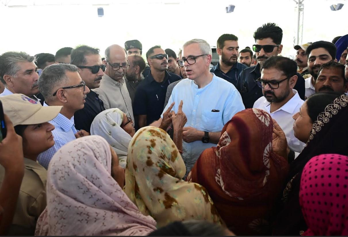 CM Omar Abdullah visits camps in Jammu & Samba