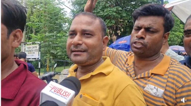 Baba Barfani के दर्शन करने जाने वाले यात्रियों की उमड़ी भीड़