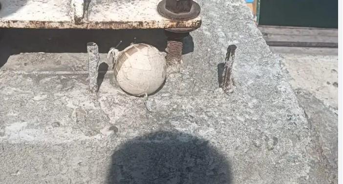 Suspected explosive found near Dal Lake, safely destroyed