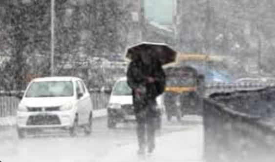 Light Rain, Snowfall Likely in Parts of J&K Till Tuesday Morning: Weatherman