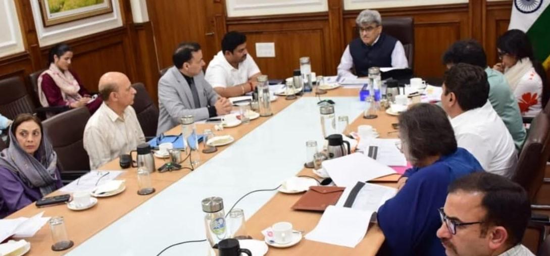 CS reviews implementation of key reforms to revamp healthcare in J&K